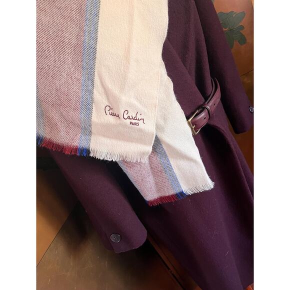 Vintage Pierre Cardin scarf with fringes - Picture 4 of 4